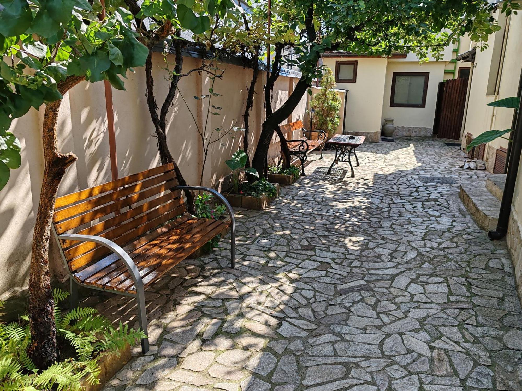 Hotel Arthouse Lucrezia à Timişoara Extérieur photo